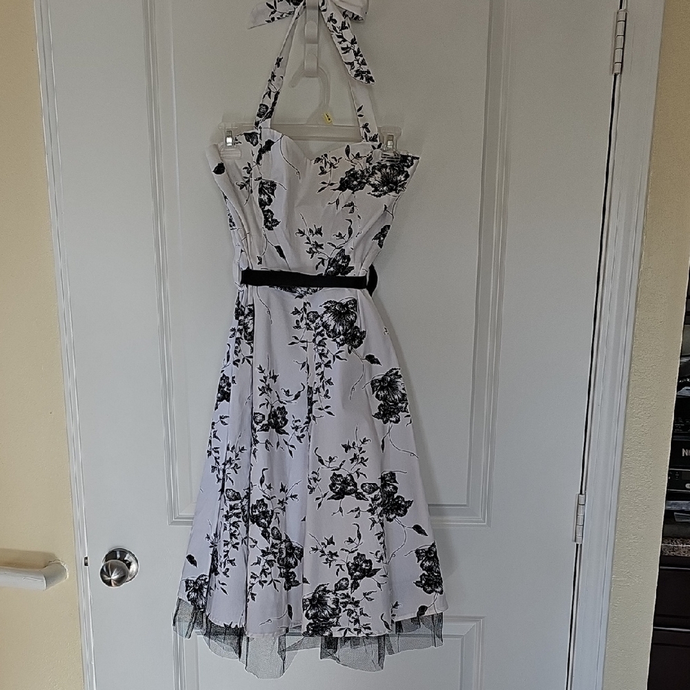 Vintage Floral Halter Dress with Black and White Design